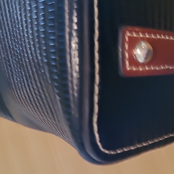 Dooney and Bourke handbag - Picture 8 of 9